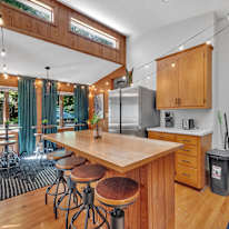 lifedoorrentals's room