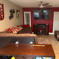 Leslie's room