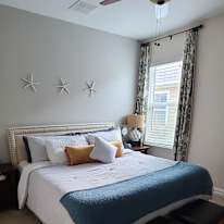 NICOLE's room