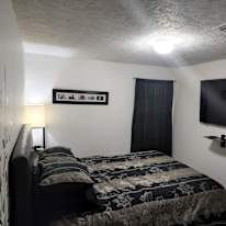 Aye's room