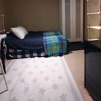 Jinous's room