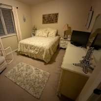 Dee's room