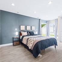 Leslie's room