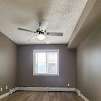 Quynh Huong Le's room