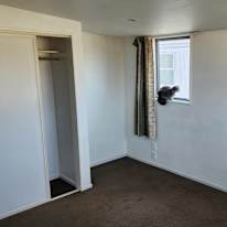 Roni M's room
