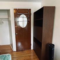 Huanghe's room