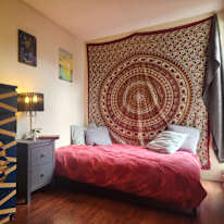 Aron Cooper's room