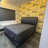 Yen Ping's room