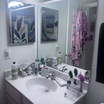 Candace Thomas-Apodaca's room