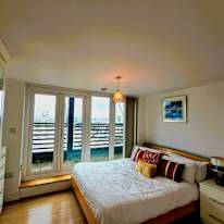 Raz's room