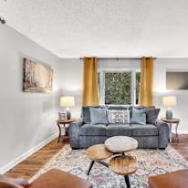 lifedoorrentals's room