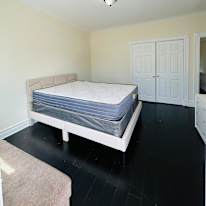 Mo's room