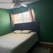 E L's room
