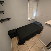 Carlos's room