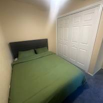 Lambert Guo's room