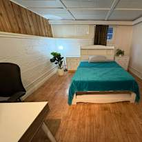 Hans's room