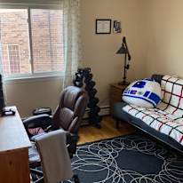 Carlos's room