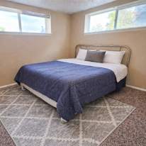 Leslie's room