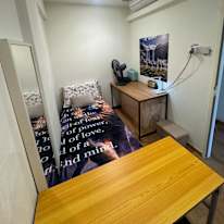 Kimberly  Wong's room