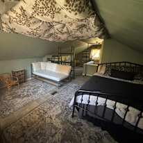Nicky Grubbs's room