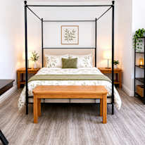 Lina Li's room