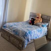 Carlyle's room
