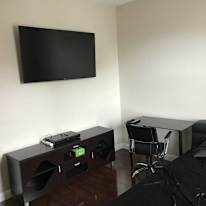 tom's room