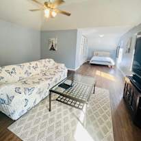 Hannah Nguyen's room