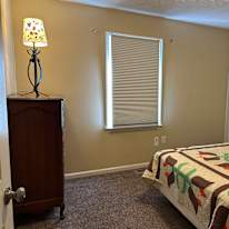 e Everett's room