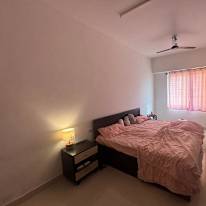 Aarthi A's room