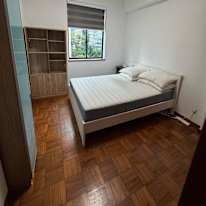 Gil M's room
