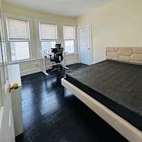 Mo's room