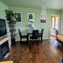 Iny's room
