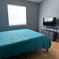 Faygan's room