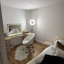 Roya's room