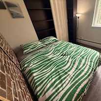 Ozge Simsek's room