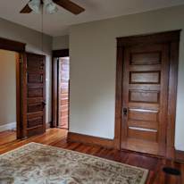 Large two level apt. in vintage home's room