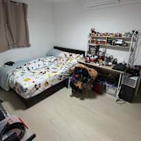 Henry Ang's room