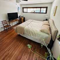 Jamal's room