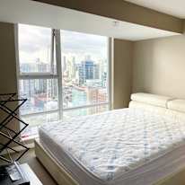 Lee's room