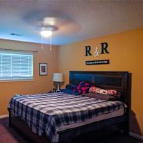 Le's room