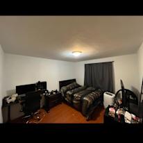 Mayra's room