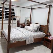 Nur's room