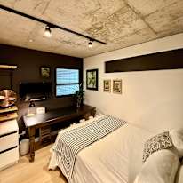 Simon's room