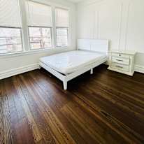 Mo's room