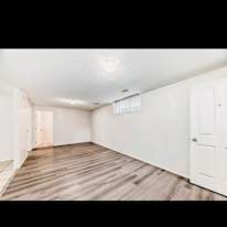 Mary Nguyen's room