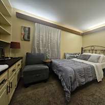 Floralhomesweethome's room