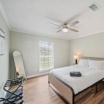 Viola's room