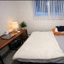 Wenyi Ye's room