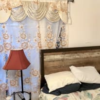 Ali H's room